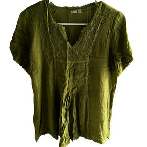 2 Kirat tops for $14!! Green & Cream linen type short sleeve top size L (both)